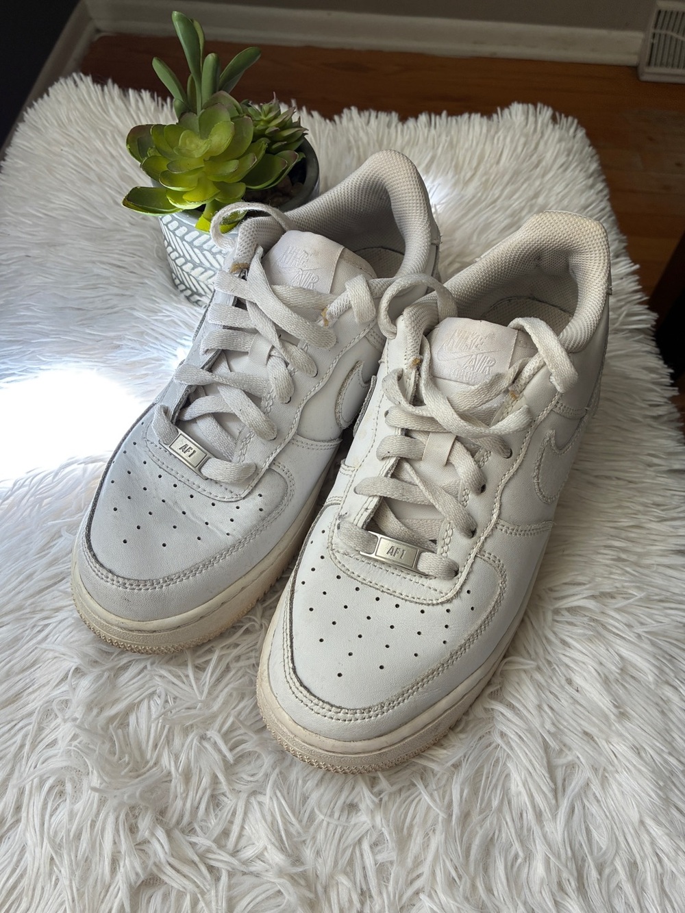 Nike Air Force 1 Low Sneakers 🤍